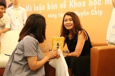 Nữ thạc sĩ Việt tại ĐH Stanford bàn về hiện tượng “trẻ em cao tuổi”