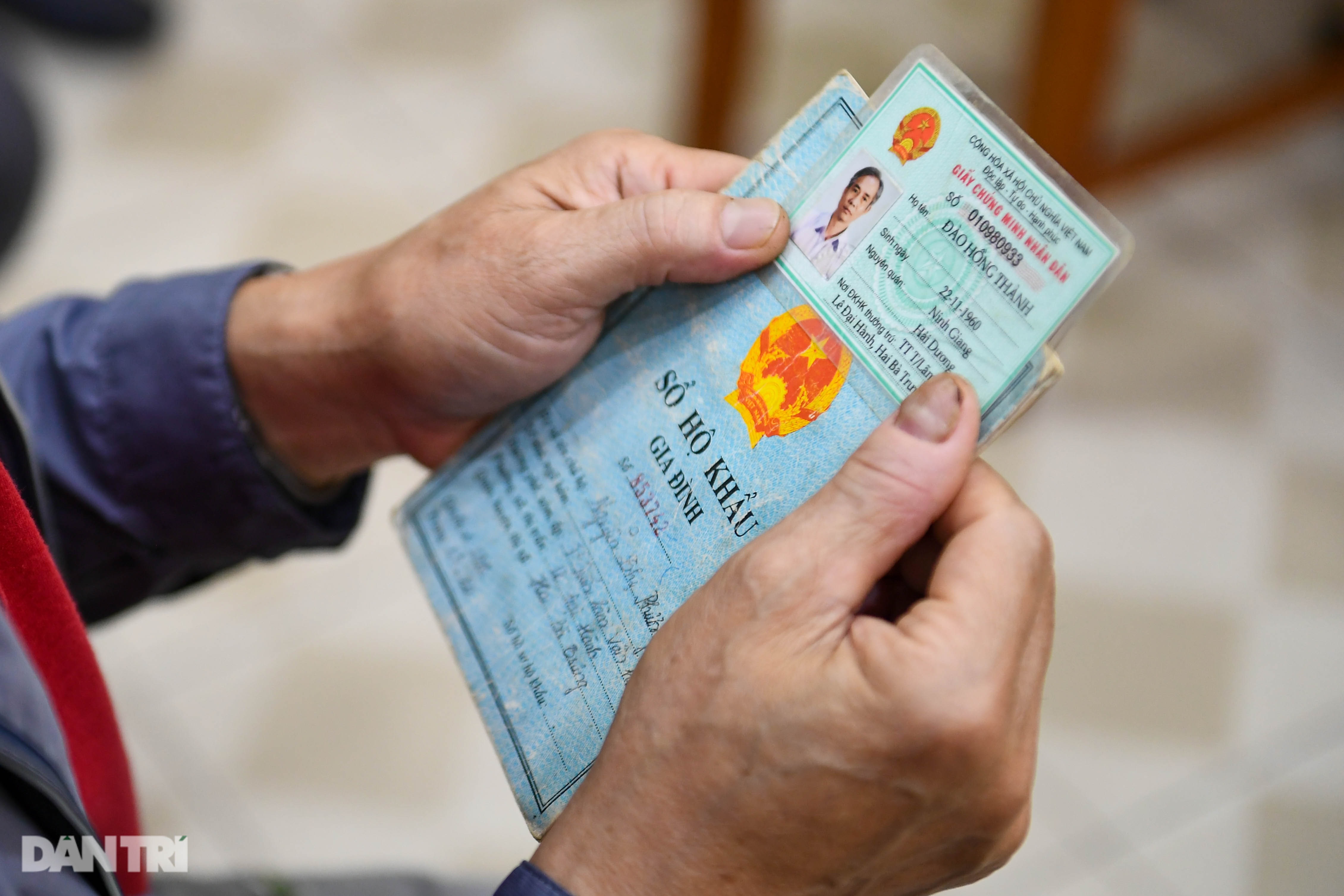 Công an Hà Nội xuyên đêm phục vụ người dân làm thẻ căn cước gắn chip - 4 Công an Hà Nội xuyên đêm phục vụ người dân làm thẻ căn cước gắn chip - 4