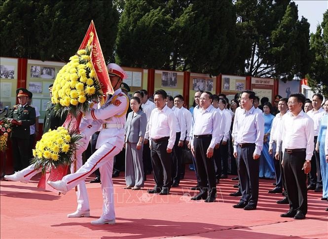 Chủ tịch nước Võ Văn Thưởng thăm quân và dân huyện đảo Cô Tô - 1