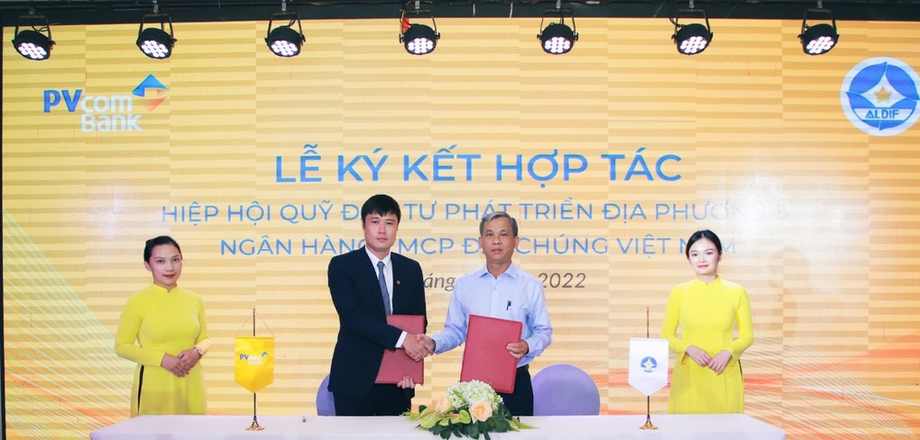 PVcomBank ký biên bản ghi nhớ với Hiệp hội Quỹ đầu tư phát triển địa phương - 1 PVcomBank ký biên bản ghi nhớ với Hiệp hội Quỹ đầu tư phát triển địa phương - 1