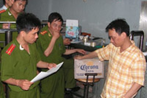 Phê chuẩn khởi tố chủ vũ trường New Century