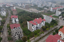 Thị trường giảm quan tâm do thông tin siết tín dụng bất động sản