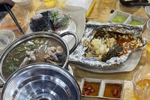 Vụ 3 taxi chở khách đến quán hải sản "tráo hàng": Đình chỉ, thu xe 3 tài xế