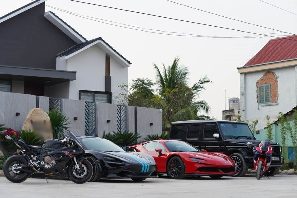 Bên trong garage siêu xe hoành tráng của giới đại gia Việt - 6 Bên trong garage siêu xe hoành tráng của giới đại gia Việt - 6