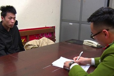 Vác dao đâm chết người vì mâu thuẫn trên bàn rượu