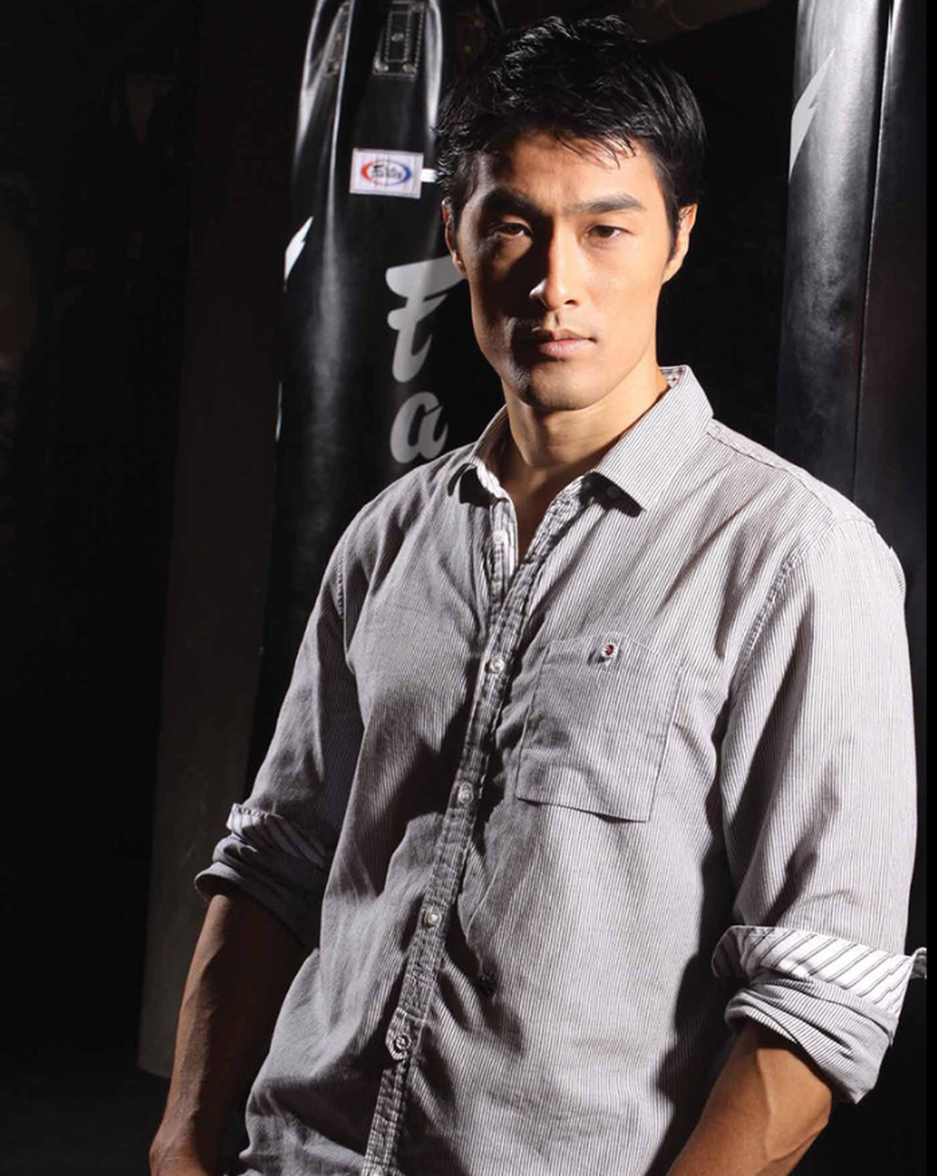 Johnny Trí Nguyễn: Từ tài tử phim hành động đến cuộc sống bí ẩn ở tuổi 51 - 2 Johnny Trí Nguyễn: Từ tài tử phim hành động đến cuộc sống bí ẩn ở tuổi 51 - 2
