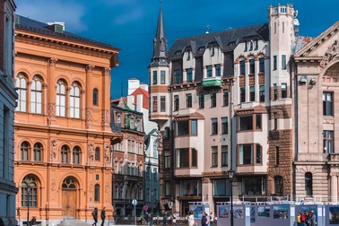 Định cư Latvia – Người Việt đã tiết kiệm được 5 tỷ đồng