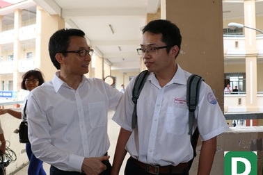 Phó Thủ tướng Vũ Đức Đam thị sát thi tại Cần Thơ