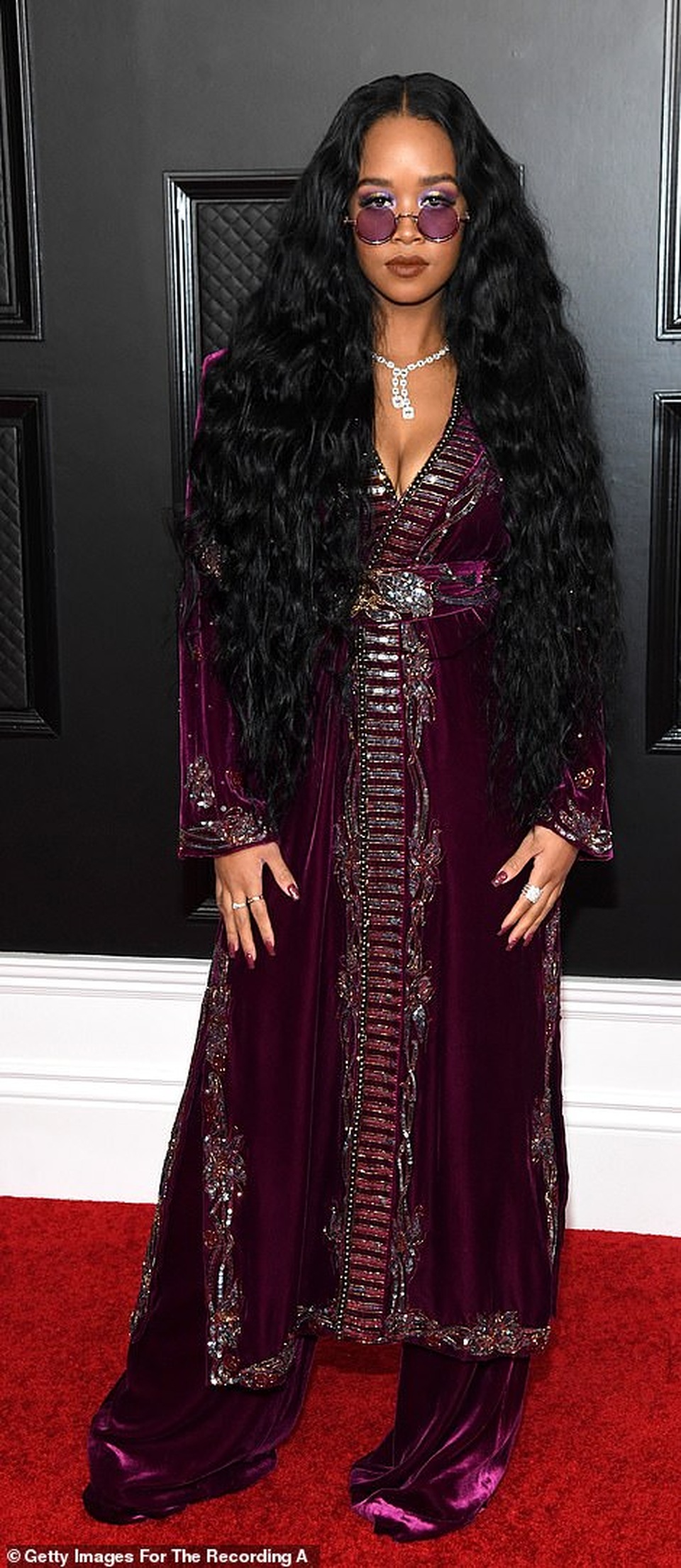 Choáng với váy hở bạo của Doja Cat trên thảm đỏ Grammy - 22 Choáng với váy hở bạo của Doja Cat trên thảm đỏ Grammy - 22
