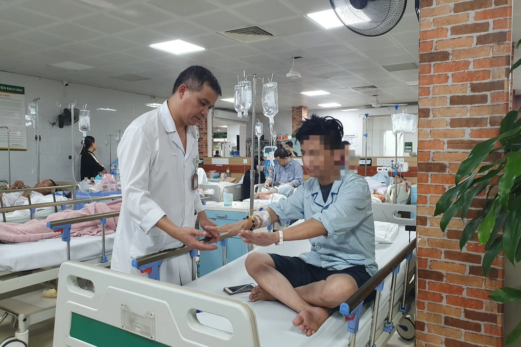 Hàng nghìn ca nhập viện vì thuốc lá điện tử, thuốc lá nung nóng - 2 Hàng nghìn ca nhập viện vì thuốc lá điện tử, thuốc lá nung nóng - 2