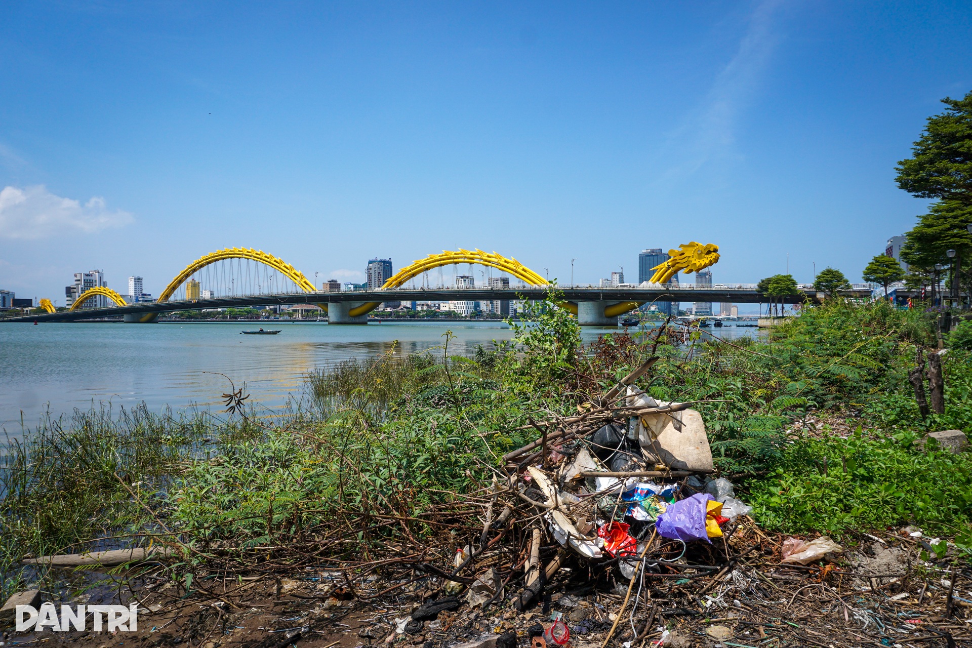 Hình ảnh xấu xí bên bờ sông Hàn Đà Nẵng - 12