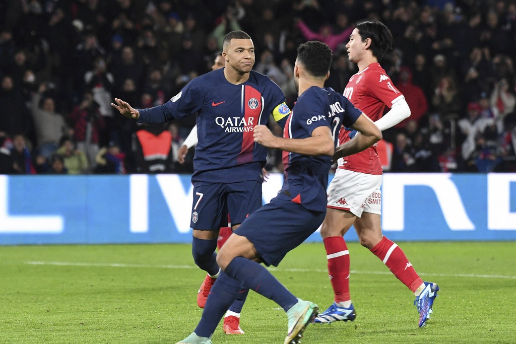 Ghi bàn trên chấm phạt đền, Mbappe giúp PSG củng cố ngôi đầu Ligue 1 - 3