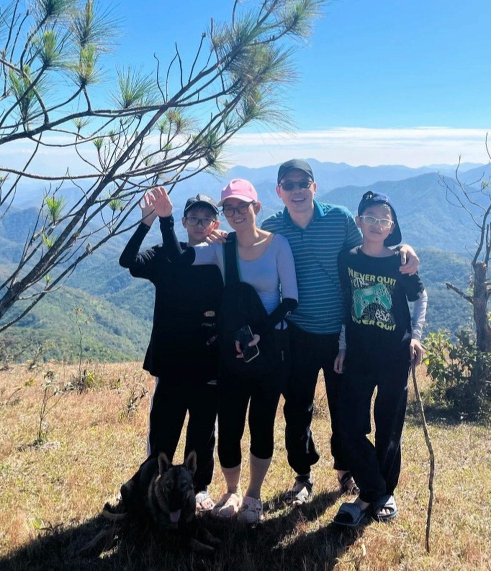 Mẹ bỏ việc ở nhà, hai con cùng lập kỳ tích điểm toán cao nhất thế giới - 5 Mẹ bỏ việc ở nhà, hai con cùng lập kỳ tích điểm toán cao nhất thế giới - 5