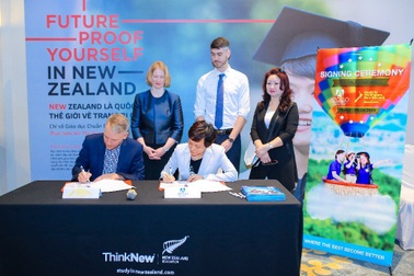 Không cần IELTS vẫn có thể du học trung học New Zealand với chứng chỉ của Apollo English