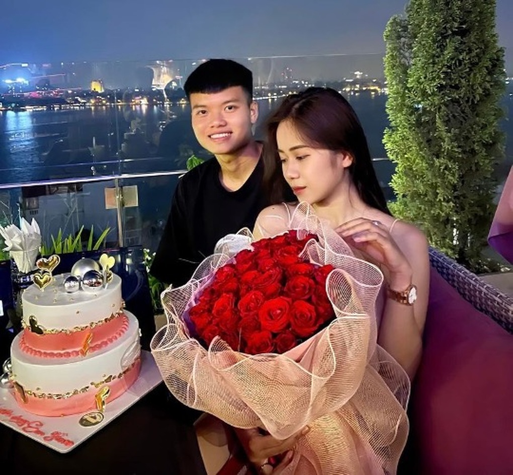 Nhan sắc xinh đẹp nóng bỏng của người yêu dàn cầu thủ U22 Việt Nam - 1 Nhan sắc xinh đẹp nóng bỏng của người yêu dàn cầu thủ U22 Việt Nam - 1