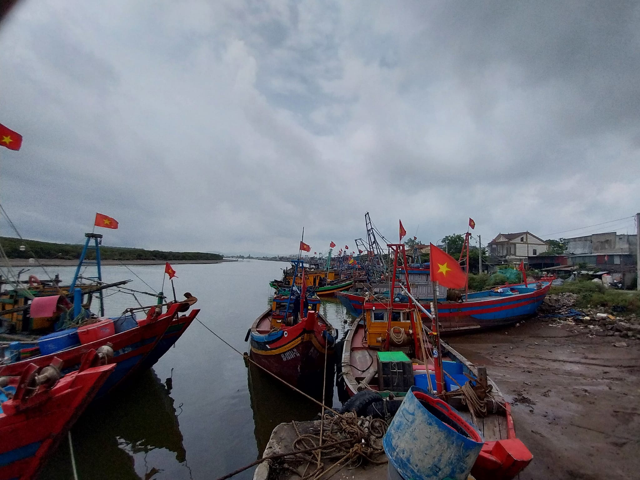 lạch vạn.jpg lạch vạn.jpg