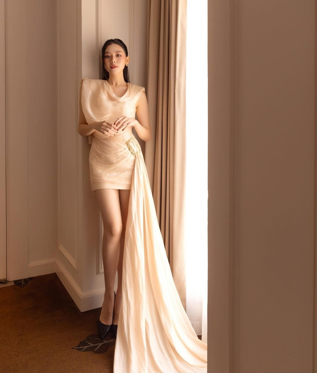 Á hậu sinh năm 2000 Tường San: Lấy chồng lúc 20 tuổi, cuộc sống giờ ra sao? - 2 Á hậu sinh năm 2000 Tường San: Lấy chồng lúc 20 tuổi, cuộc sống giờ ra sao? - 2