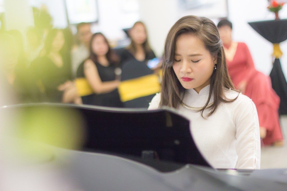 Nghệ sĩ Cello Đinh Hoài Xuân thực hiện chương trình “Trở về” - 3 Nghệ sĩ Cello Đinh Hoài Xuân thực hiện chương trình “Trở về” - 3