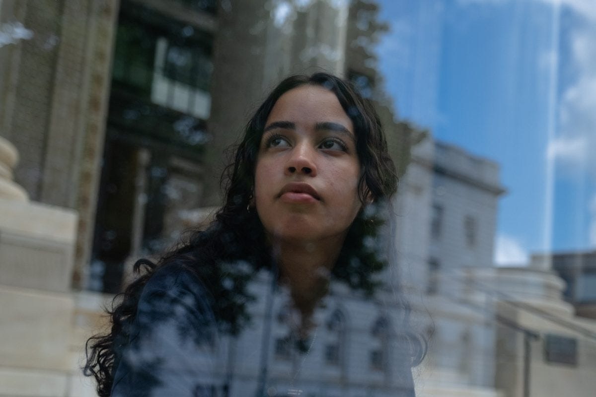 Studentka žaluje úřady, je negramotná, ale přesto složila přijímací zkoušku na univerzitu - 2 Mù chữ vẫn đỗ đại học, nữ sinh kiện nhà chức trách - 2