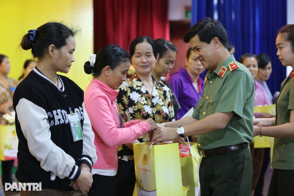 Giám đốc Công an tỉnh Đồng Nai nhắc công nhân không tham gia tín dụng đen - 1