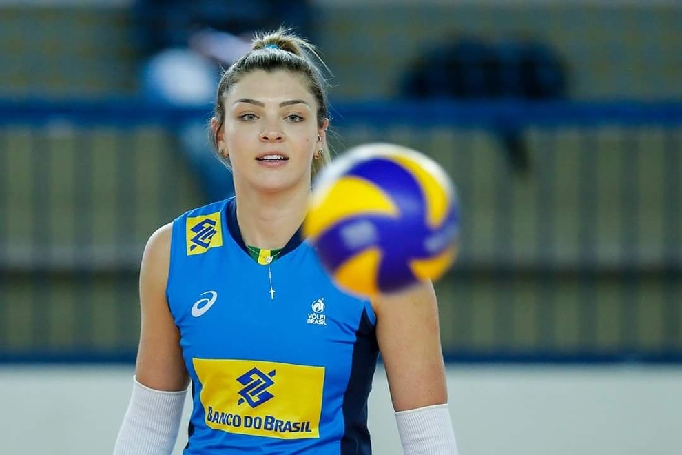 Nhan sắc nữ vận động viên bóng chuyển người Brazil ở Olympic Tokyo - 5 Nhan sắc nữ vận động viên bóng chuyển người Brazil ở Olympic Tokyo - 5