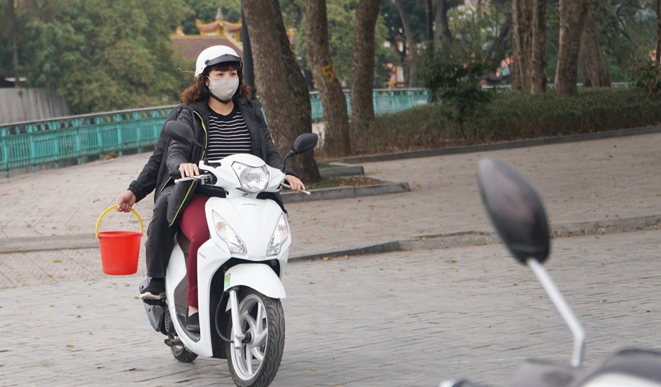 Chưa kịp chầu trời, cá vàng phóng sinh đã thảm hại dưới tay cần thủ - 4