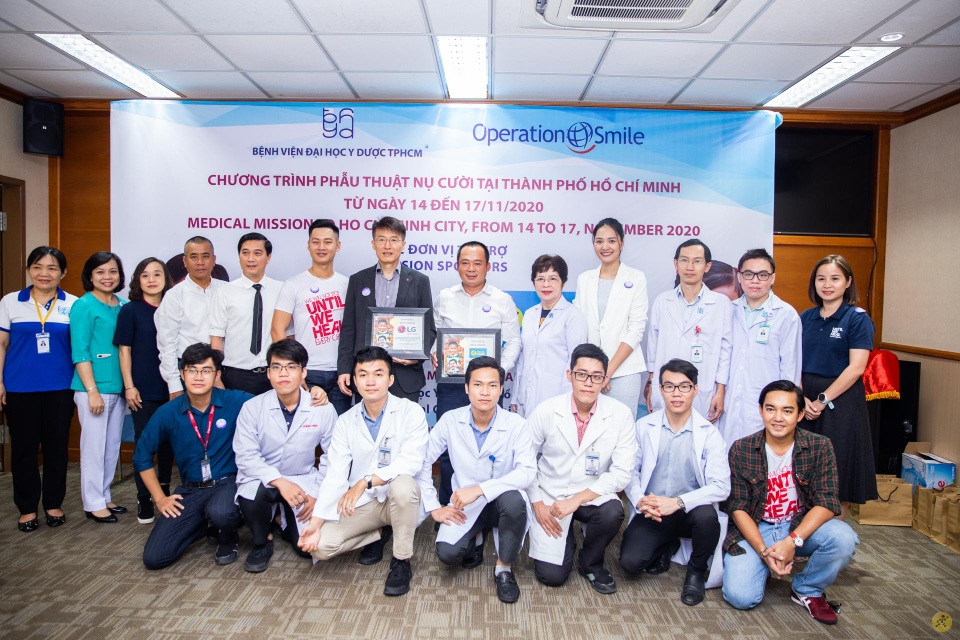 Điện Máy Xanh và LG trao 1,5 tỷ đồng cho Operation Smile, mang nụ cười trọn vẹn cho trẻ em hở hàm ếch - 1 Điện Máy Xanh và LG trao 1,5 tỷ đồng cho Operation Smile, mang nụ cười trọn vẹn cho trẻ em hở hàm ếch - 1