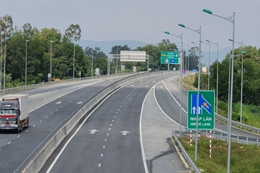 Cao tốc 34 nghìn tỉ “đầy tai tiếng” chính thức thu phí toàn tuyến