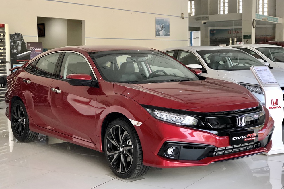 Elantra, Kia Cerato, Mazda3 chạy đua giảm giá giành khách mua sedan cỡ C - 1 Elantra, Kia Cerato, Mazda3 chạy đua giảm giá giành khách mua sedan cỡ C - 1