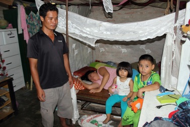 Cảm động về người đàn ông bán 3 con bò giật lại mạng sống cho người vợ trẻ