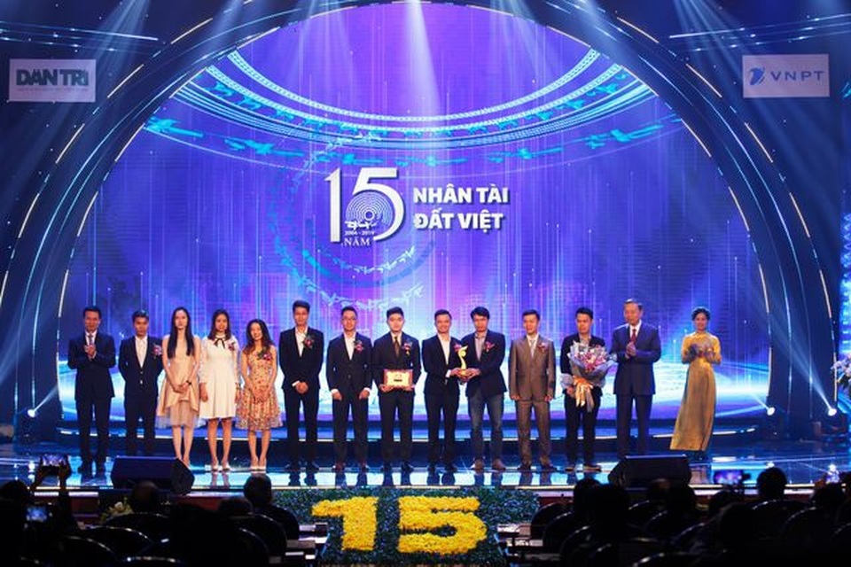Gia hạn bài dự thi Giải thưởng Nhân tài Đất Việt đến hết ngày 15/11/2020 - 1 Gia hạn bài dự thi Giải thưởng Nhân tài Đất Việt đến hết ngày 15/11/2020 - 1