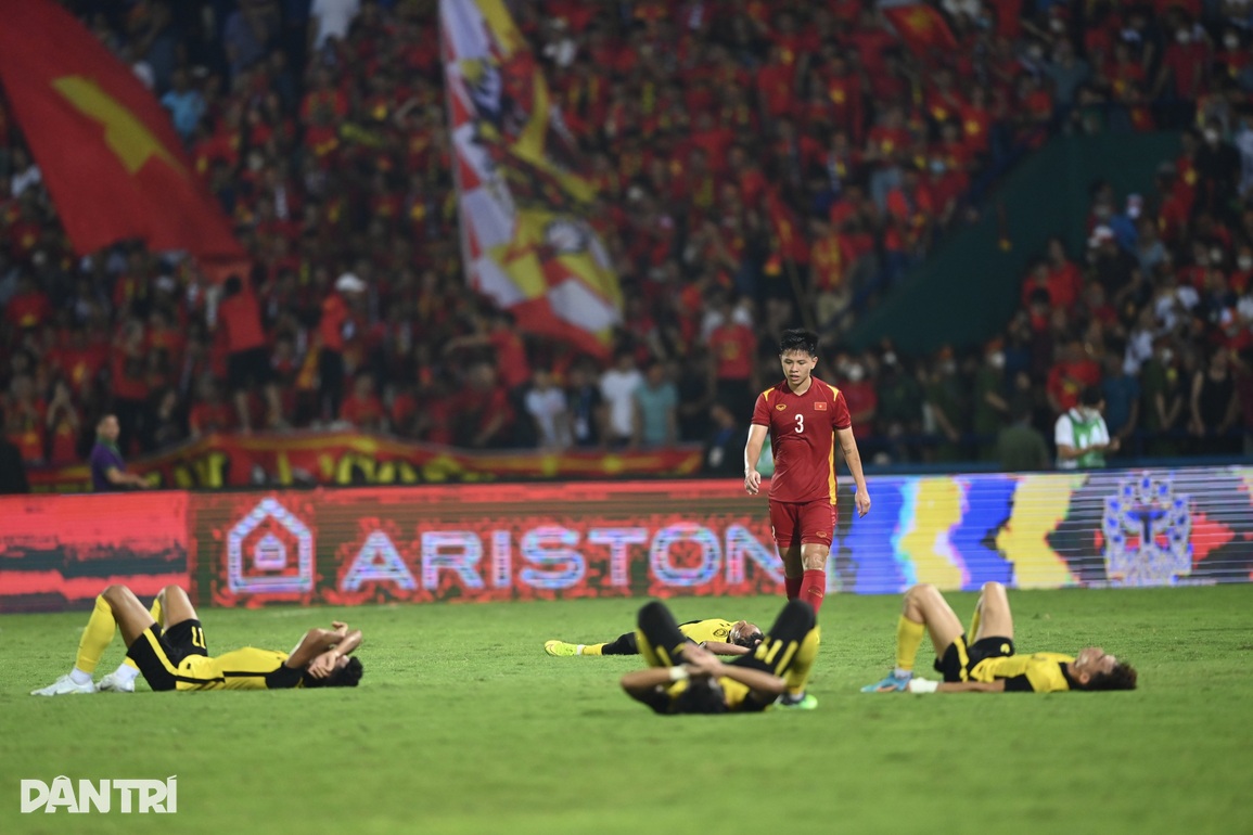 Cầu thủ Malaysia khóc như mưa sau thất bại cay đắng trước U23 Việt Nam - 6 Cầu thủ Malaysia khóc như mưa sau thất bại cay đắng trước U23 Việt Nam - 6