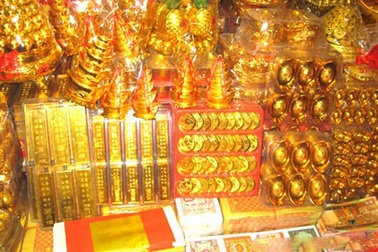 Buôn vàng mã, bán dây thừng... lãi vàng ròng