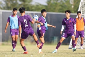 HLV Hứa Hiền Vinh yêu cầu U19 Việt Nam phải thắng U19 Lào