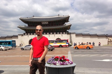 Nhà thiết kế Đức Hùng "du hí" Hàn Quốc