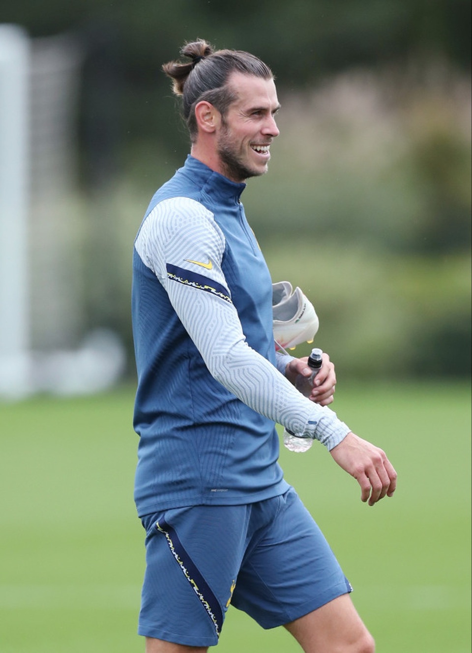 Cười tươi hết cỡ trên sân tập, Gareth Bale sẵn sàng trở lại - 5 Cười tươi hết cỡ trên sân tập, Gareth Bale sẵn sàng trở lại - 5