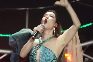 "Chị đẹp" Thu Phương trình diễn mở màn tại lễ trao giải Làn sóng xanh 2023