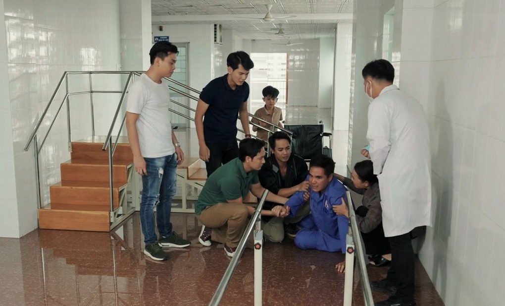 Trung Dũng nhận cơn mưa lời khen nhờ diễn xuất bằng ánh mắt - 1 Trung Dũng nhận cơn mưa lời khen nhờ diễn xuất bằng ánh mắt - 1