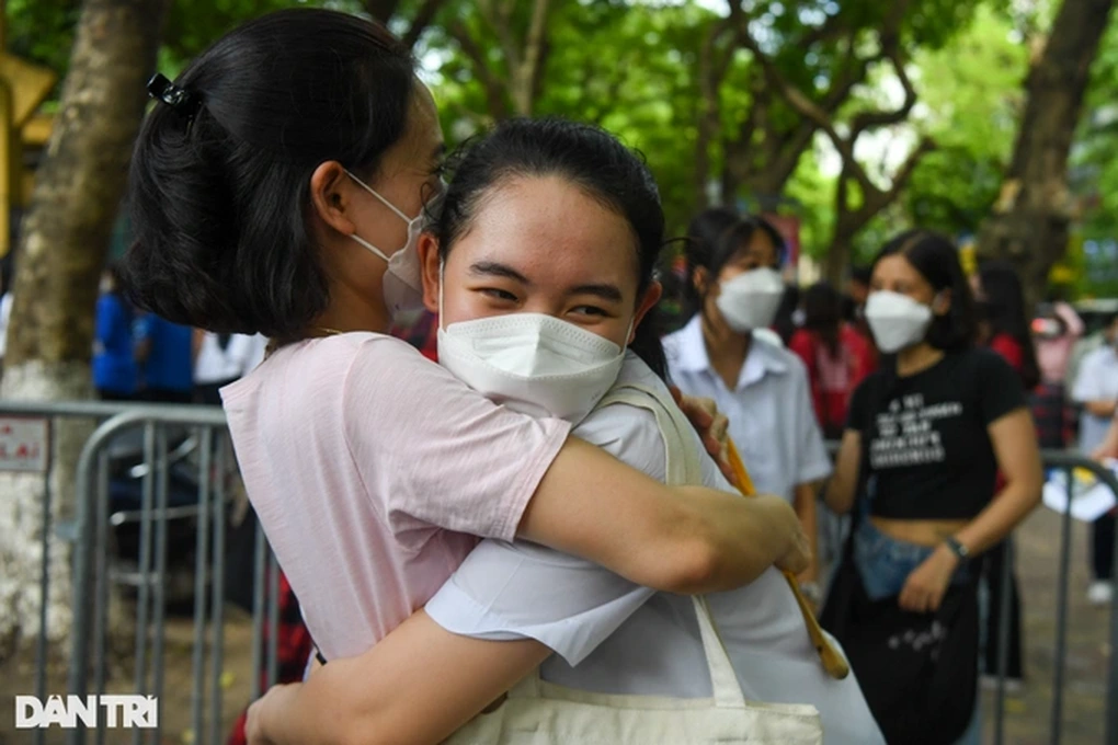 Phụ huynh, giáo viên vui như mở hội khi Hà Nội chốt thi 3 môn vào lớp 10 - 3 Phụ huynh, giáo viên vui như mở hội khi Hà Nội chốt thi 3 môn vào lớp 10 - 3
