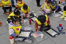 Tập đoàn Trung Quốc chi 137,6 triệu USD khuyến khích nhân viên sinh con