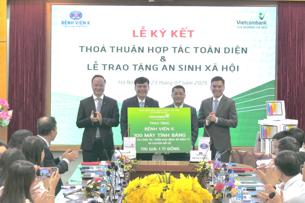 Vietcombank và Bệnh viện K ký kết hợp tác toàn diện - 2 Vietcombank và Bệnh viện K ký kết hợp tác toàn diện - 2