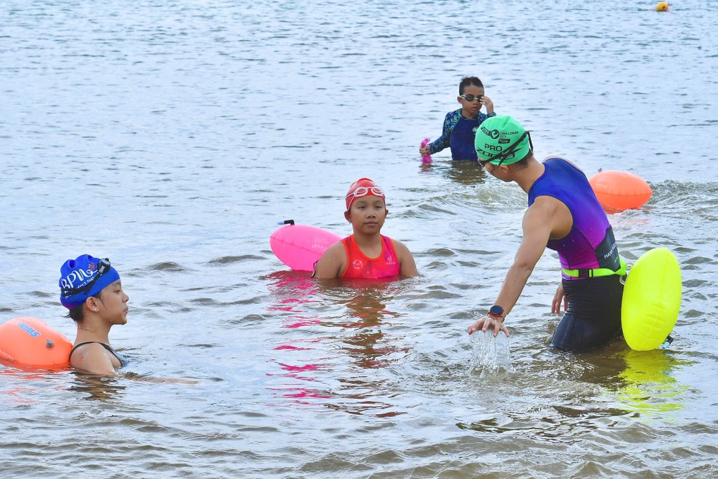 “Món quà” đặc biệt tại đường bơi giải Aqua Warriors Quảng Trị 2025 - 2 “Món quà” đặc biệt tại đường bơi giải Aqua Warriors Quảng Trị 2025 - 2