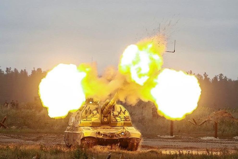 Dàn vũ khí Nga khạc lửa trong cuộc tập trận khiến NATO nóng mặt - 12 Dàn vũ khí Nga khạc lửa trong cuộc tập trận khiến NATO nóng mặt - 12