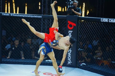 Hà Thế Anh thất bại đáng tiếc trước võ sĩ Trung Quốc