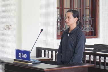 Ngồi tù vì “giúp” chị họ đang mang thai đi lấy chồng Trung Quốc