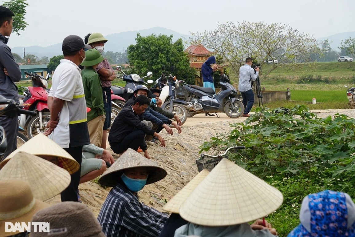 Vụ 5 học sinh đuối nước: Tìm thấy thêm 3 nạn nhân - 2 Vụ 5 học sinh đuối nước: Tìm thấy thêm 3 nạn nhân - 2