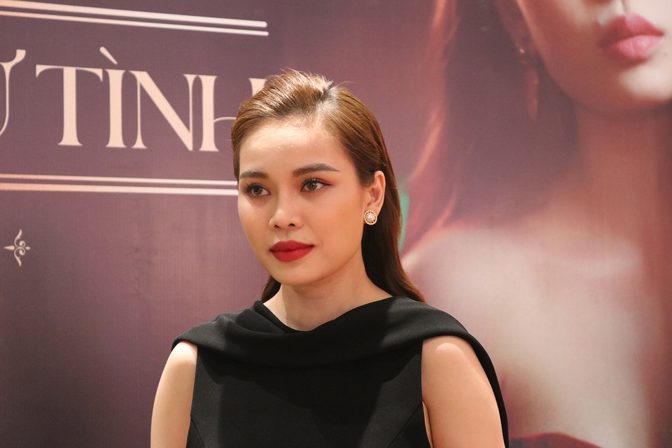 Giang Hồng Ngọc: “Tôi quản lý chồng và ghen ra mặt khi anh đi nhậu” - 2 Giang Hồng Ngọc: “Tôi quản lý chồng và ghen ra mặt khi anh đi nhậu” - 2
