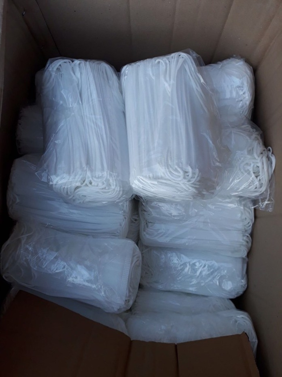 Phát hiện lô khẩu trang 700 triệu đồng không nguồn gốc, nhãn mác - 2 Phát hiện lô khẩu trang 700 triệu đồng không nguồn gốc, nhãn mác - 2