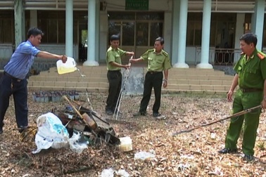 Tiêu hủy hàng loạt phương tiện săn bắt trái phép ở Vườn Quốc gia Tràm Chim