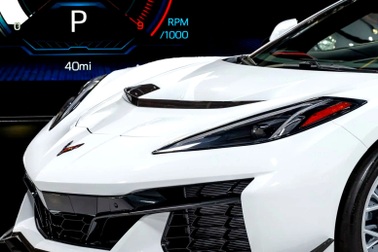 Mua siêu xe Corvette ZR1 giá đắt đỏ, chạy chưa đến 100km đã bán vì... sợ